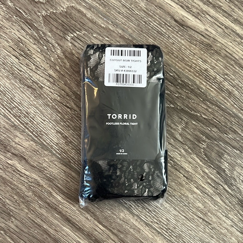 torrid Footless Floral Lace Tights NWT - Picture 2 of 4